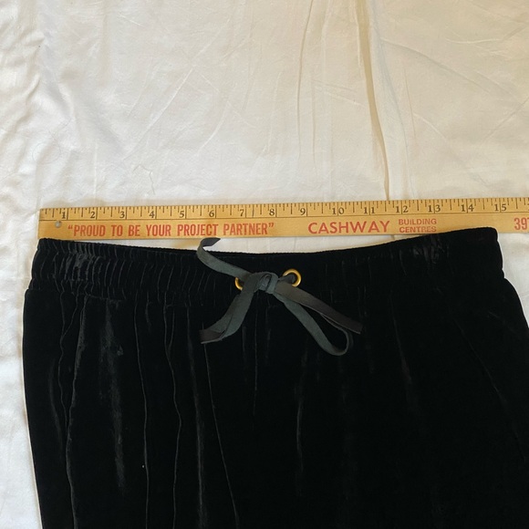 Sandro Women's Pull On Black Velvet Pants Whimsygoth Grunge Witchy Quiet Luxury - Picture 13 of 17